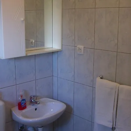 Double Uvala Bristova 12140e بيت ضيافة 2*